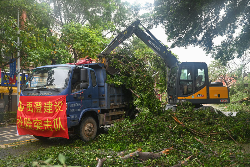 福建泉州：齐心协力 抢险救灾