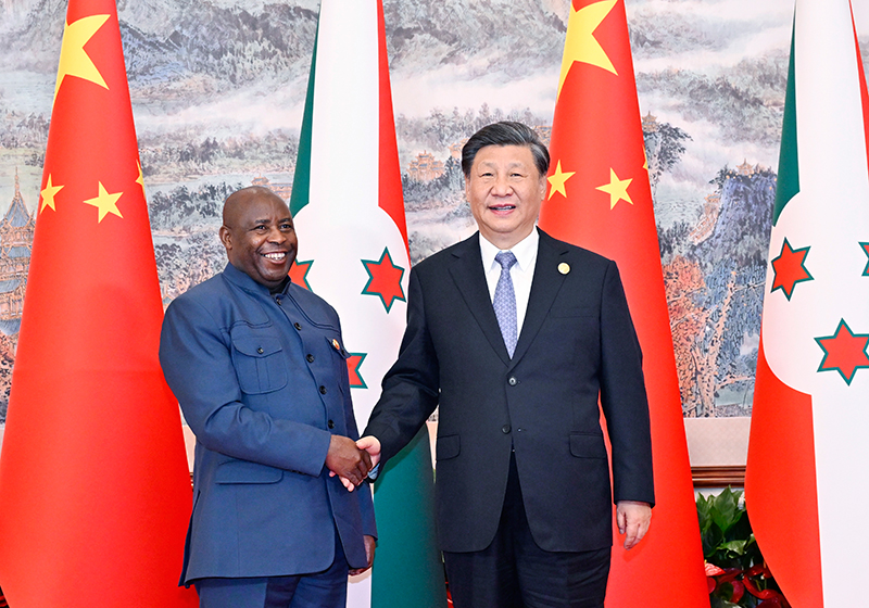 习近平会见布隆迪总统恩达伊施米耶