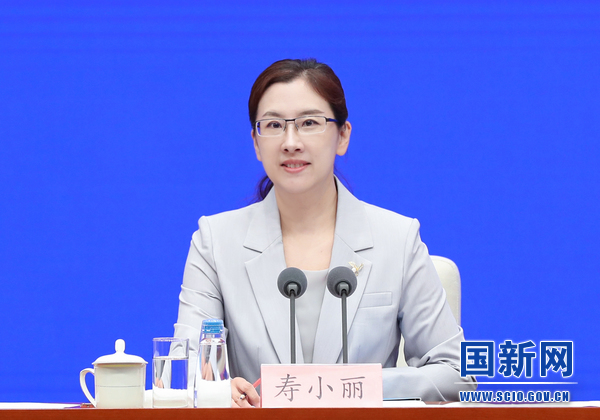 国务院新闻办就今年上半年国民经济运行情况举行发布会