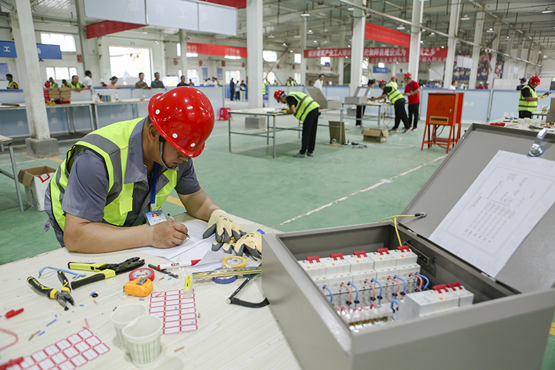 第二届新疆建筑工匠技能大赛决赛开赛
