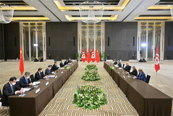 Xi says China supports Tunisia's development path, opposes external interference