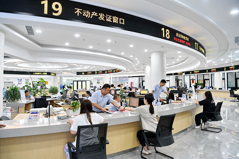 河北滦州：“一站式”政务服务惠企利民