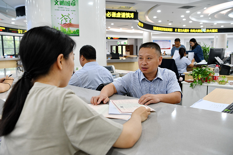 河北滦州：“一站式”政务服务惠企利民