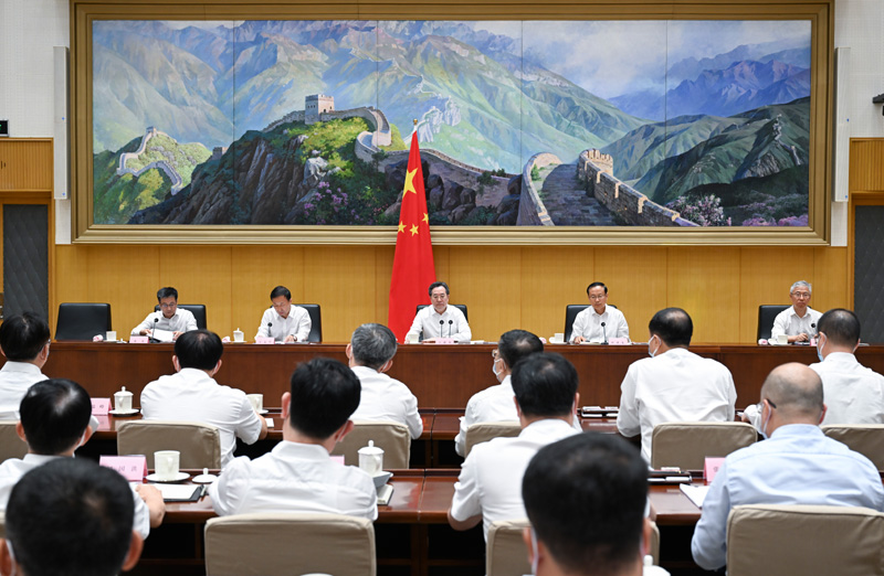 丁薛祥在第五次全国经济普查电视电话会议上强调：确保普查数据真实准确 高质量高水平完成普查任务