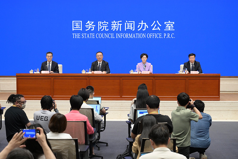 国新办举行促进民营经济发展壮大新闻发布会
