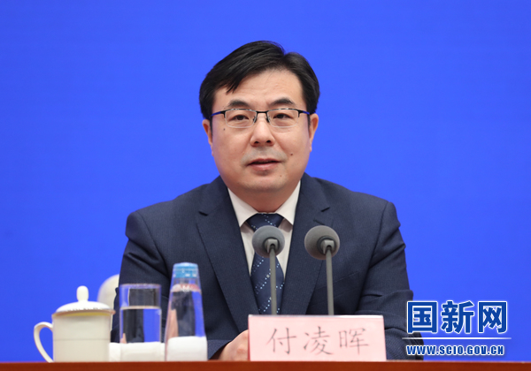 国务院新闻办就今年上半年国民经济运行情况举行发布会