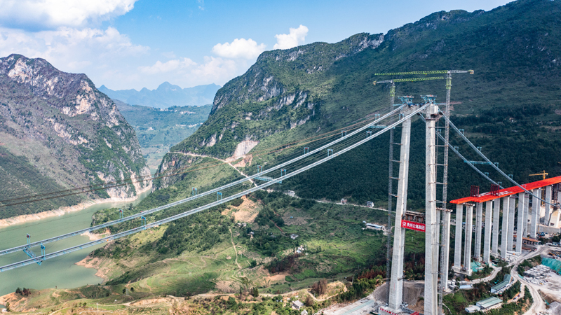 今年上半年中国GDP同比增长5.5%