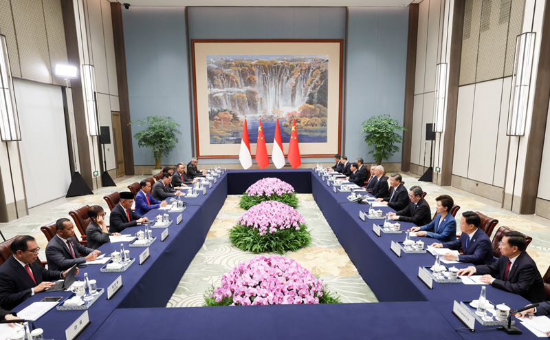 习近平会见印度尼西亚总统佐科