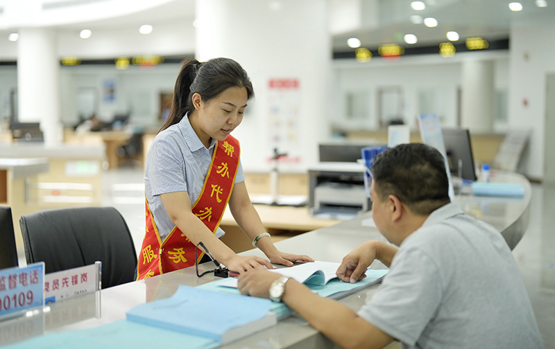 河北滦州：“一站式”政务服务惠企利民