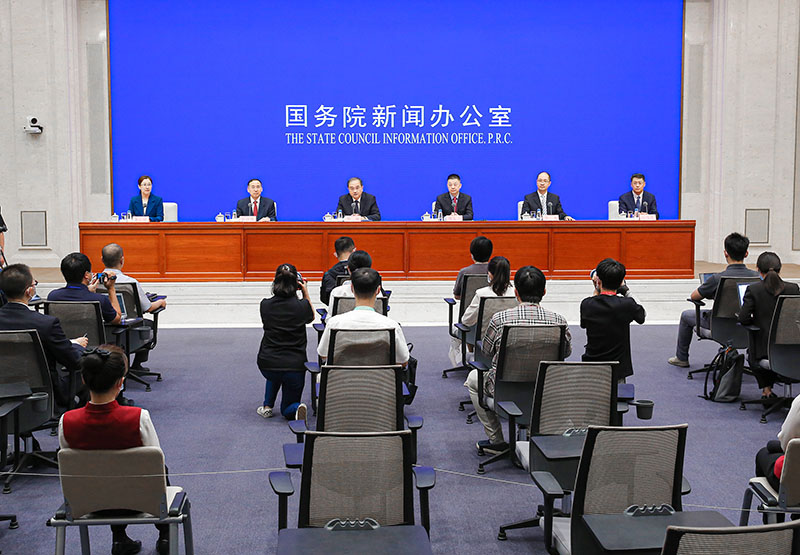 国新办举行领事保护与协助国务院政策例行吹风会