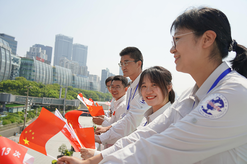 中国第13次北冰洋科学考察队出征