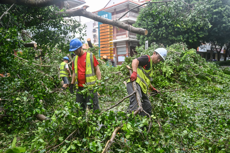 福建泉州：齐心协力 抢险救灾