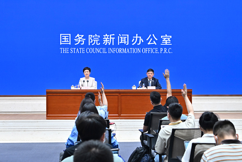 国新办举行“权威部门话开局”系列主题新闻发布会介绍“加强生态环境保护，全面推进美丽中国建设”有关情况