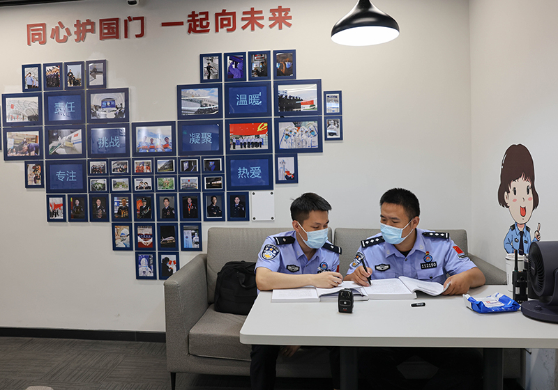 国家移民管理局推进管理服务改革和政策制度创新