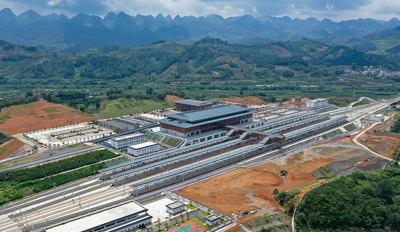 贵南高铁荔波站整体建设完成