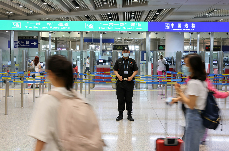 国家移民管理局推进管理服务改革和政策制度创新