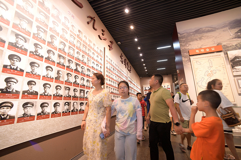 贵州遵义：红色旅游人气旺