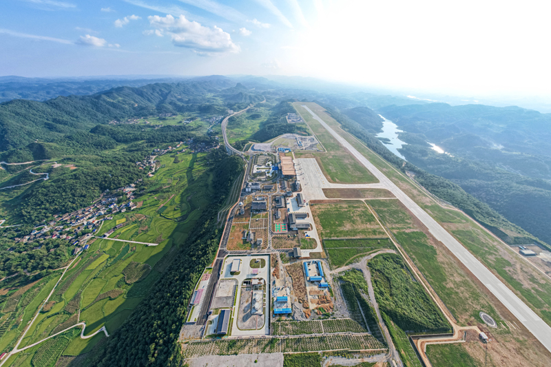 湘西边城机场建成通航 改善当地交通格局