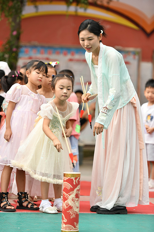 贵州：多彩活动迎开学