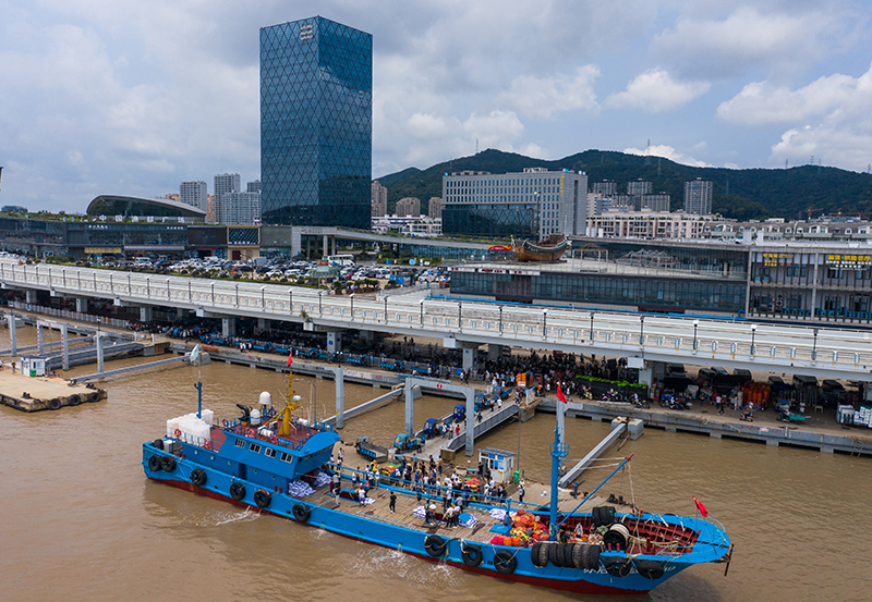 东海“小开渔” 首批新鲜鱼获归港