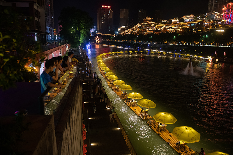 湖北宣恩：“夜游经济”火起来