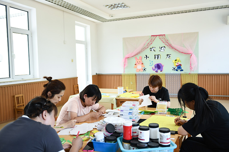 北京：受灾地区全力保开学