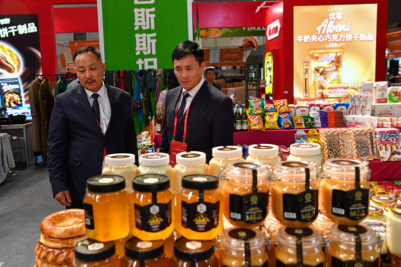 亚欧商品贸易博览会在乌鲁木齐开幕