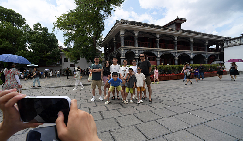 贵州遵义：红色旅游人气旺