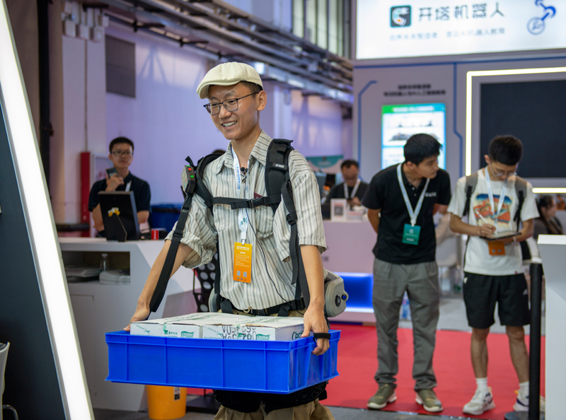 “机器人+”：被机器人改变的生活