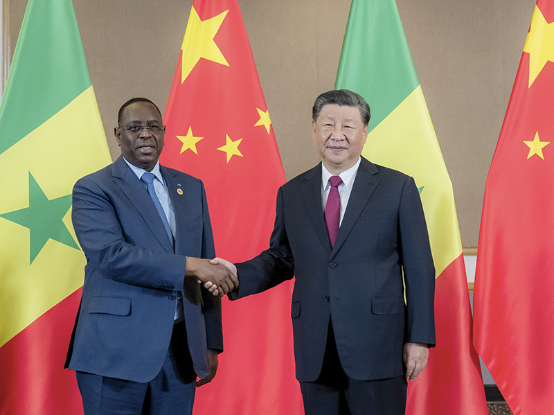习近平会见塞内加尔总统萨勒