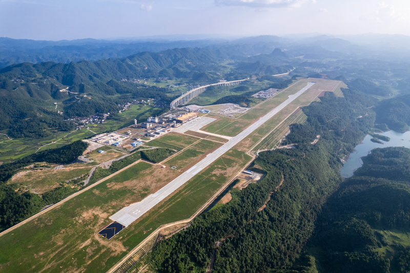 湘西边城机场建成通航 改善当地交通格局