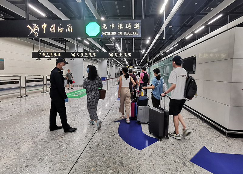 往来频繁、消费猛增：粤港澳大湾区跨境流动呈现“双向奔赴”态势