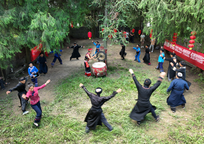 “活化”非遗摆手舞 促进乡村振兴
