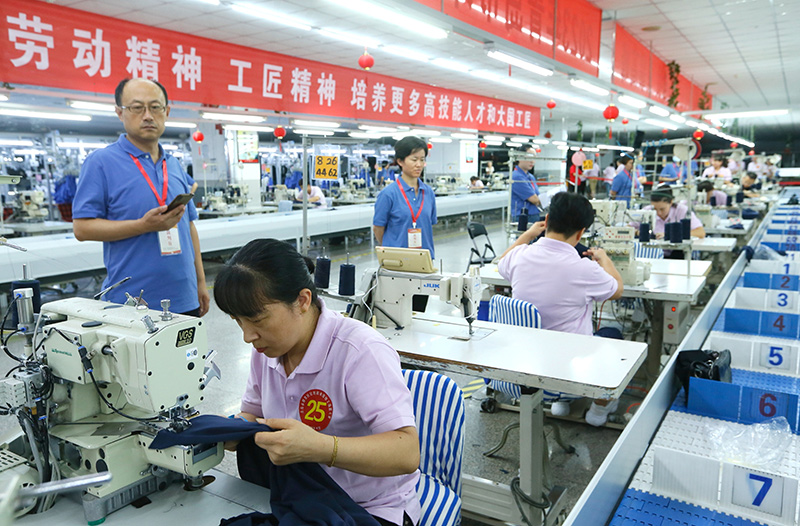 山东即墨：缝纫工 赛技能