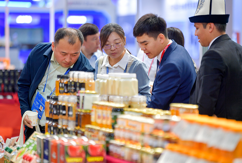 亚欧商品贸易博览会在乌鲁木齐开幕