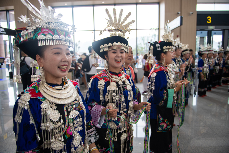 湘西边城机场建成通航 改善当地交通格局