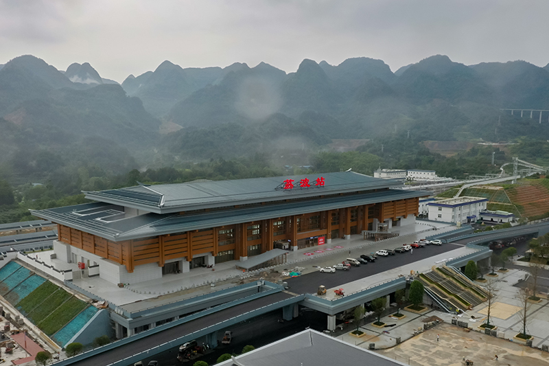 贵南高铁荔波站整体建设完成