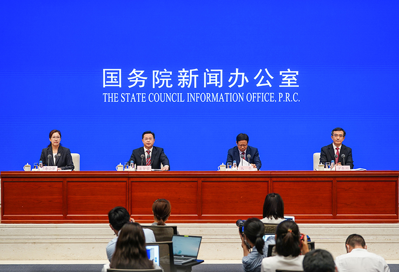国新办举行新闻发布会介绍《中共中央 国务院关于支持福建探索海峡两岸融合发展新路 建设两岸融合发展示范区的意见》