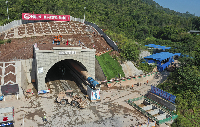渝湘高铁重庆至黔江段建设加速推进