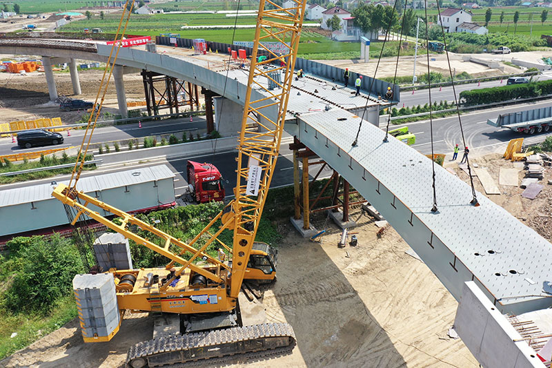 东兴高速上跨G15沈海高速架梁施工全部完成