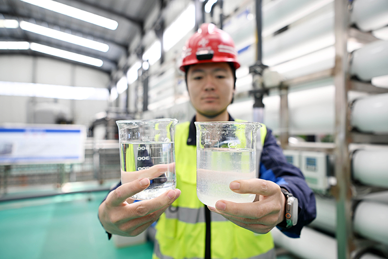 新疆乌尉天山胜利隧道出口端中导洞掘进破万米