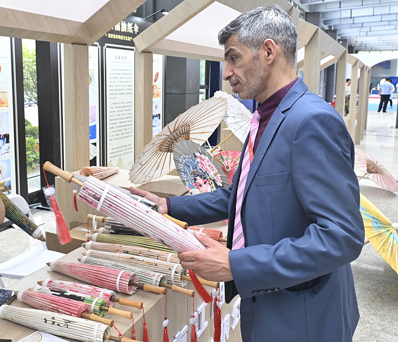 第二届中外地理标志产品博览会在四川泸州开幕