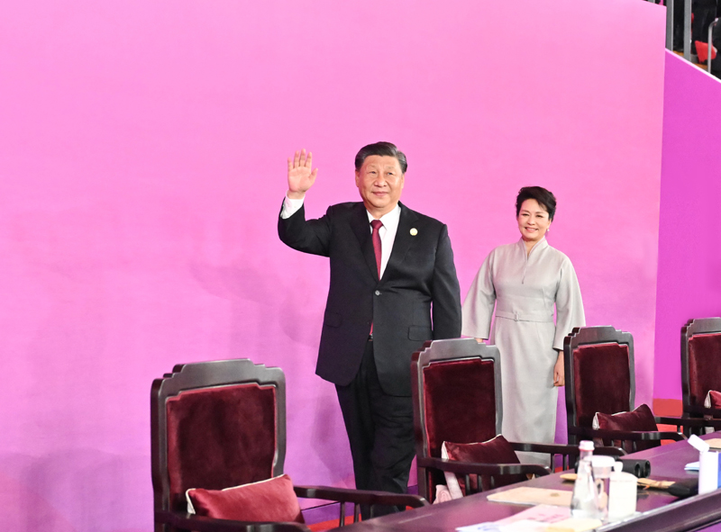 习近平出席第十九届亚洲运动会开幕式