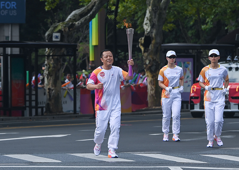 杭州亚运会火炬传递启动