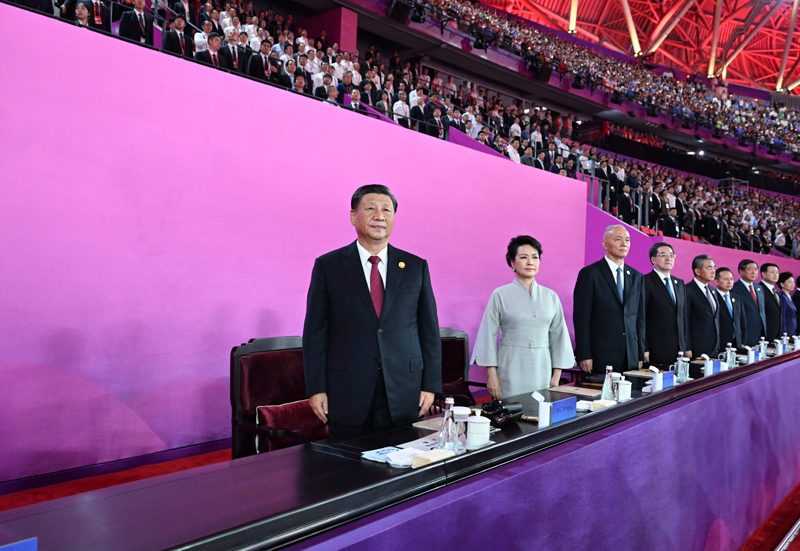 习近平出席第十九届亚洲运动会开幕式