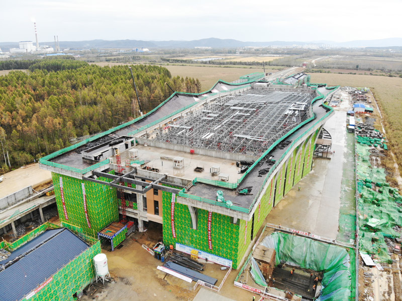 我国在建最北高铁站伊春西站完成封顶