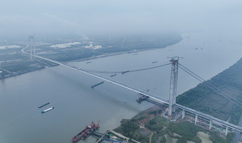 南京仙新路过江通道跨江大桥合龙