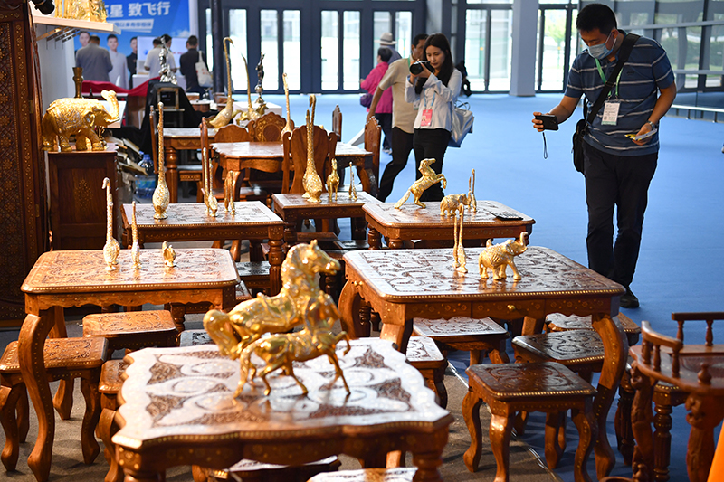 欧亚经济论坛：精彩纷呈的进出口商品展