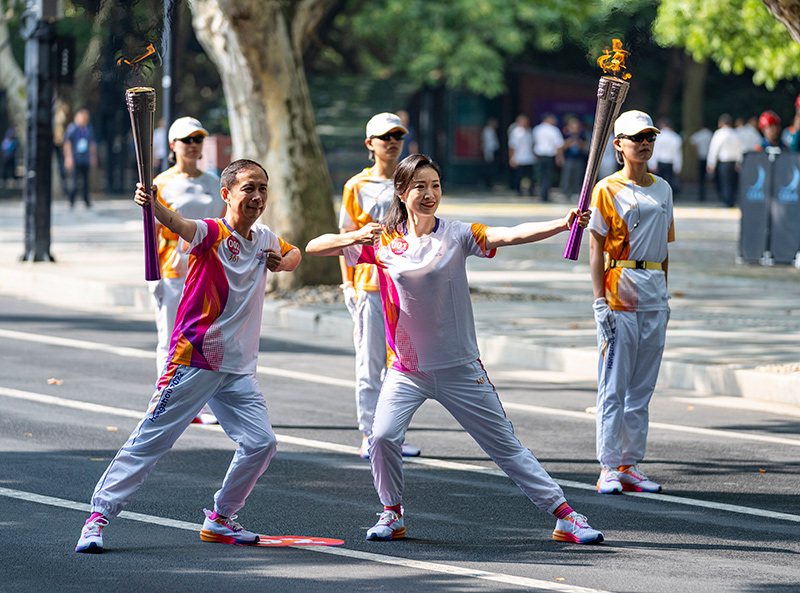 杭州亚运会火炬传递启动