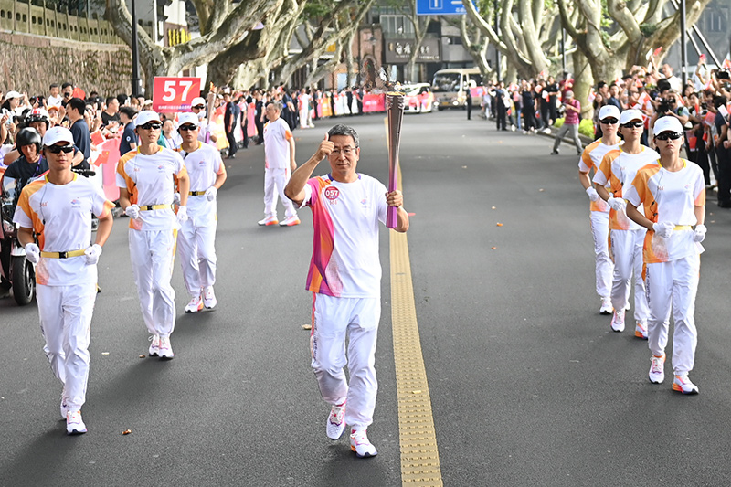 杭州亚运会火炬传递启动